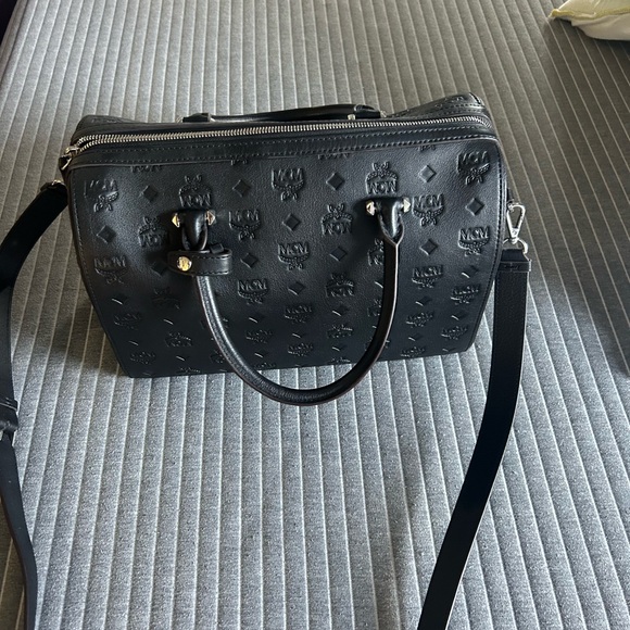 Boston MCM Monogram Bag with crossbody strap - Picture 4 of 7